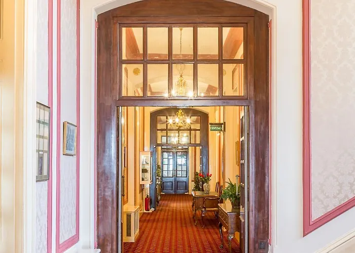 Queens Hotel